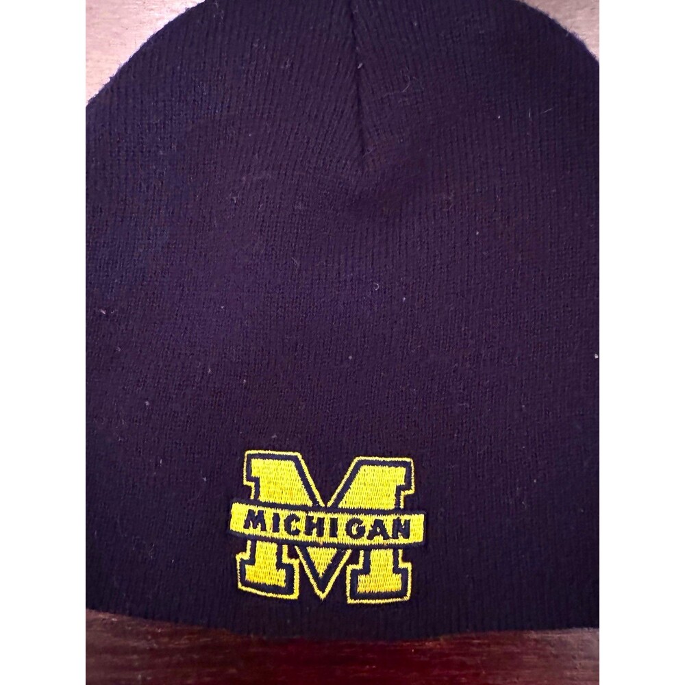 Captivating Headwear Michigan Wolverines Knit Beanie Hat Black Yellow